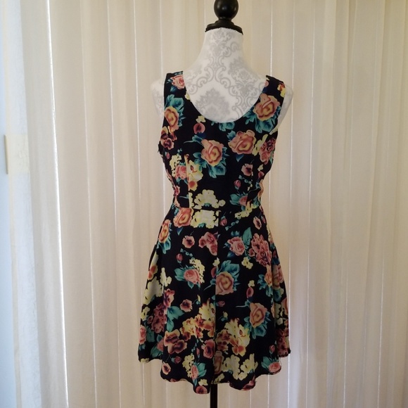 Charlotte Russe skater dress - Picture 4 of 7